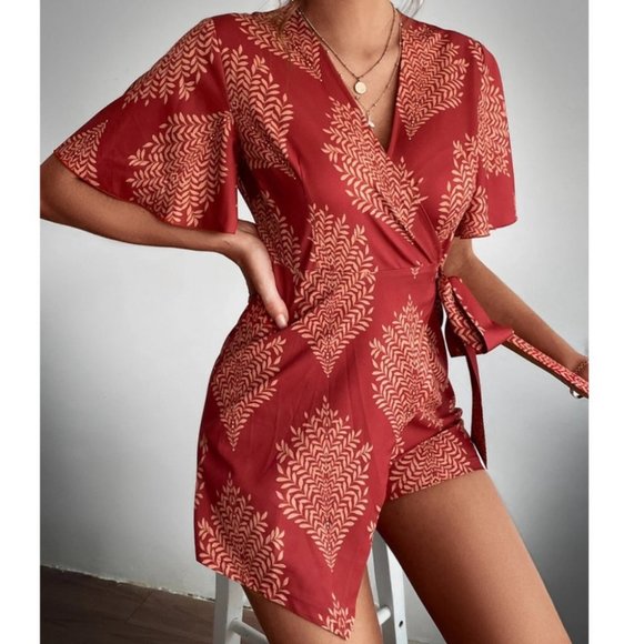 Boho Tropical Print Butterfly Sleeved Mini Romper burgundy red - Picture 2 of 7
